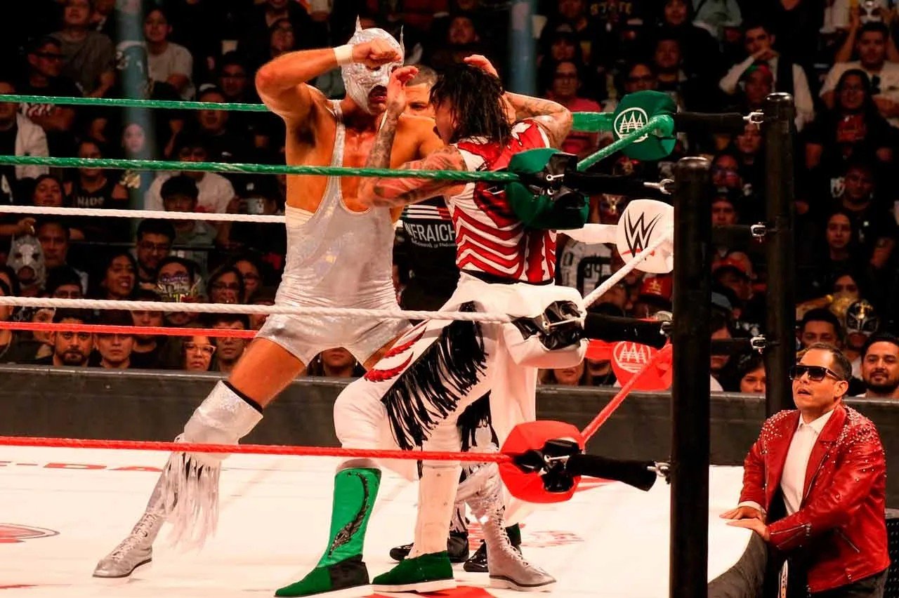 Acción de Triplemanía 34 de AAA en la Arena Ciudad de México