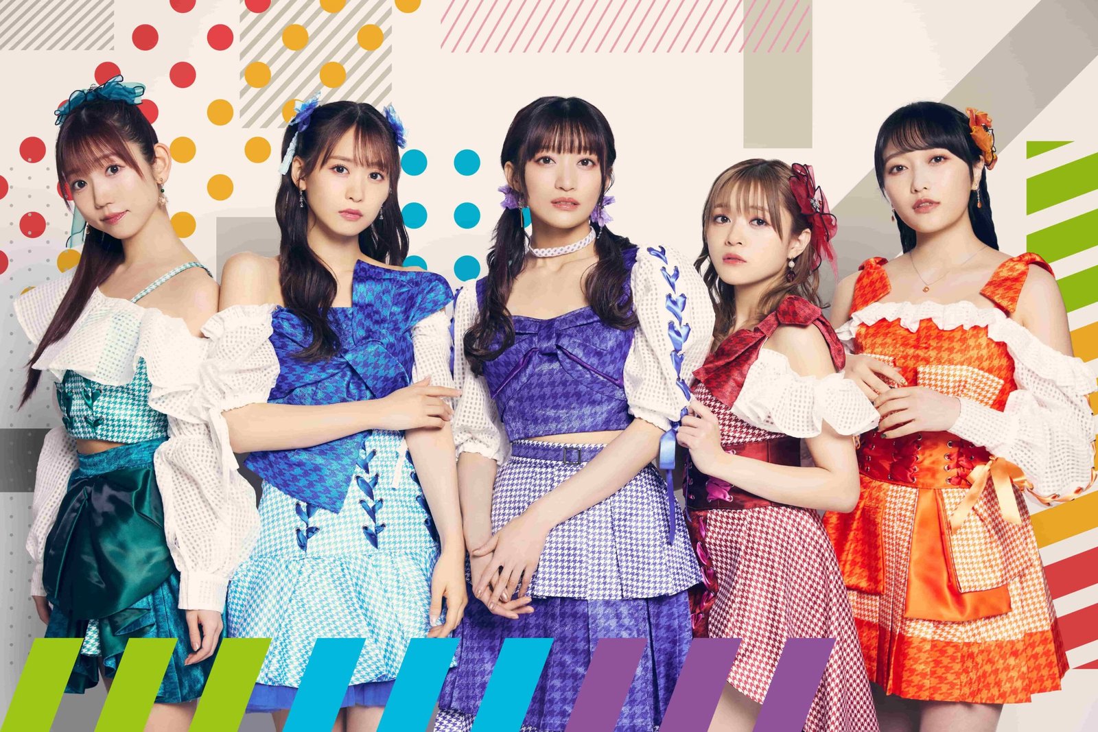 Las cinco integrantes del grupo idol de actrices de voz i☆Ris