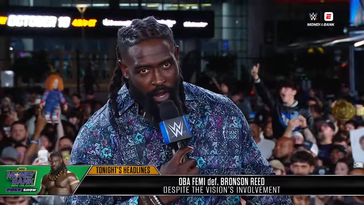 Oba Femi en el posshow de WWE Money in the Bank 2026